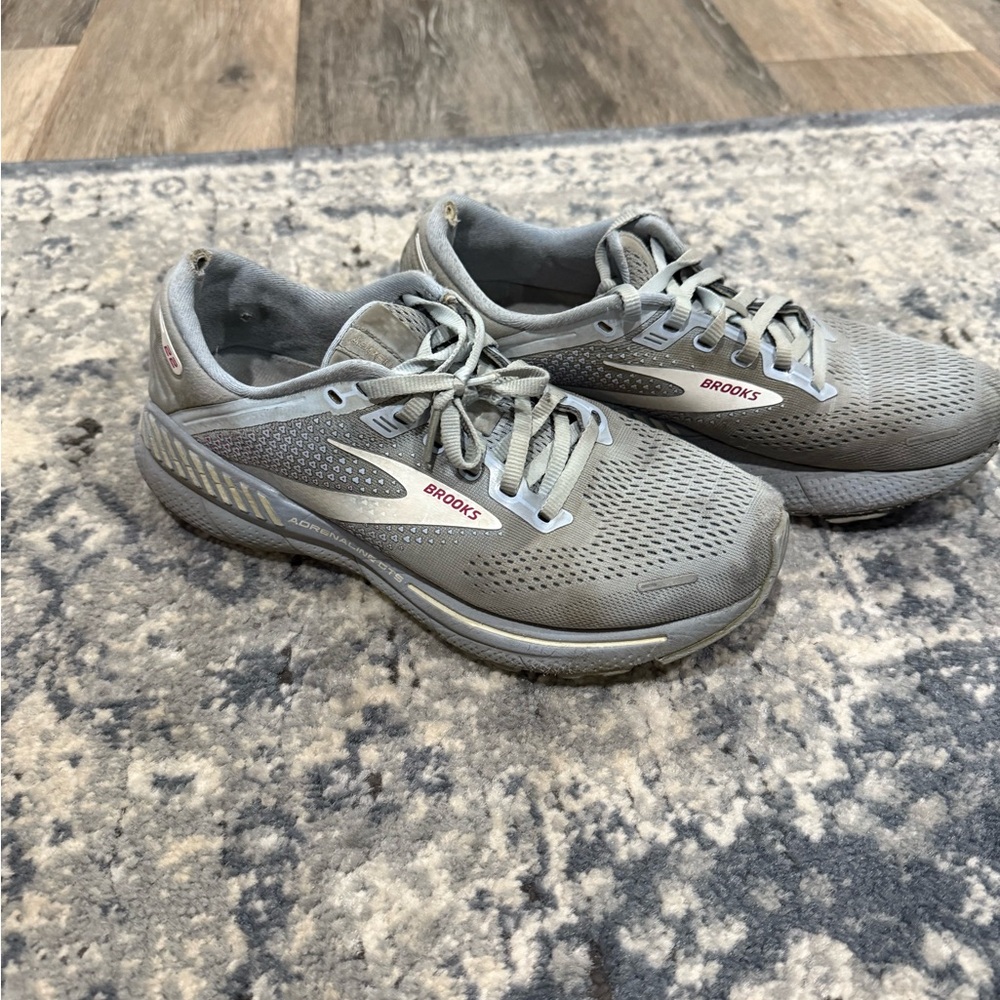 Brooks Gray Adrenaline 22